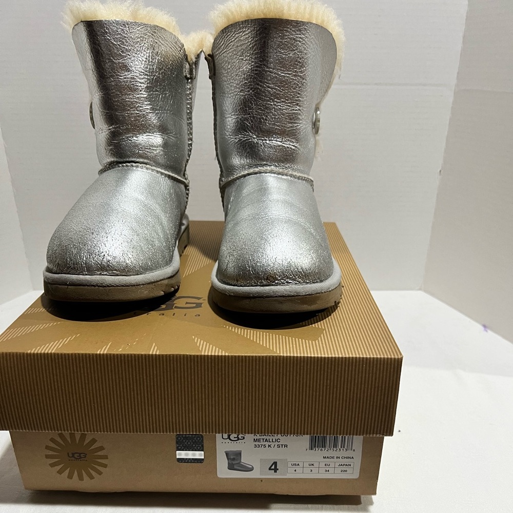 Girls Ugg boots